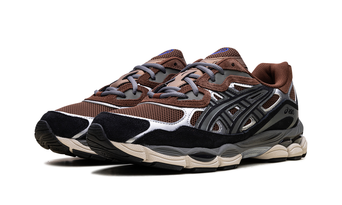 Overkicks - ASICS Gel-NYC Reddish Brown Steeple Grey (1203A383-200) - vista trasera
