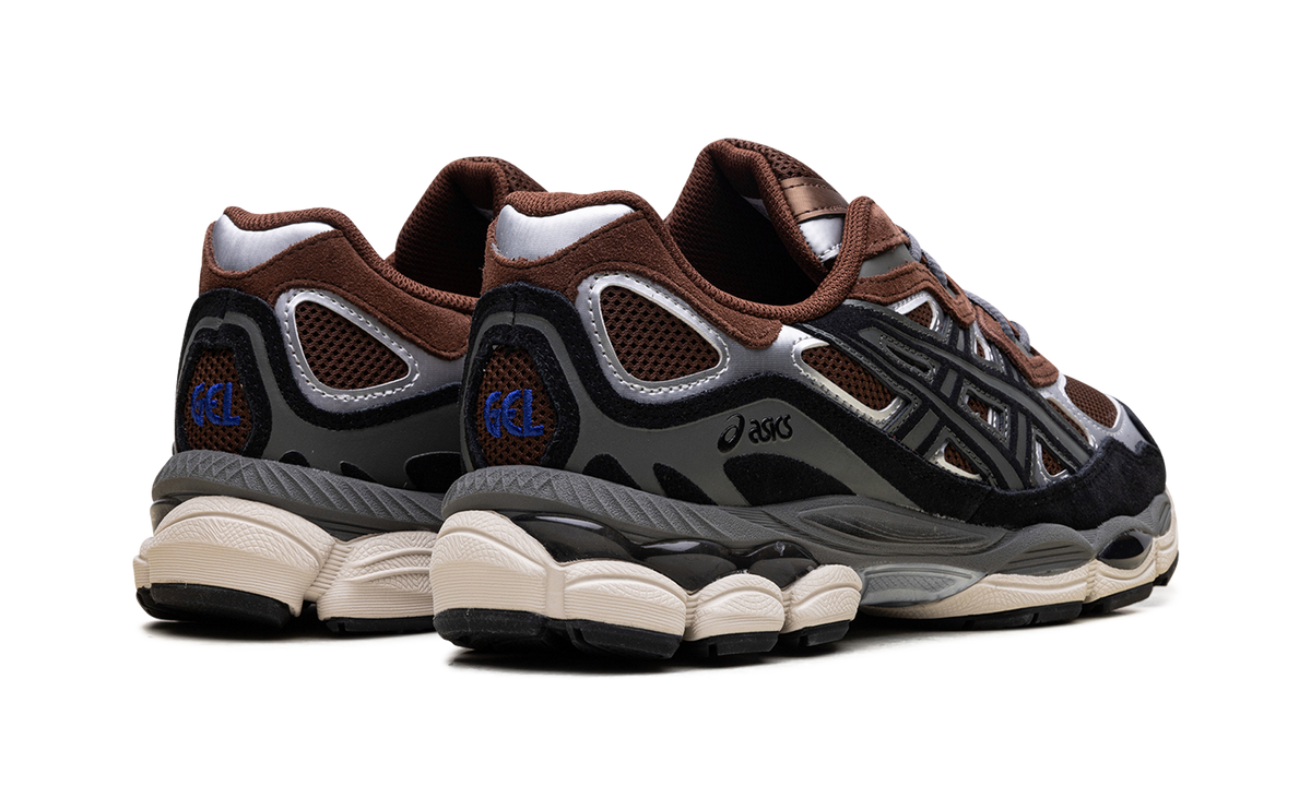 Overkicks - ASICS Gel-NYC Reddish Brown Steeple Grey (1203A383-200) - par completo