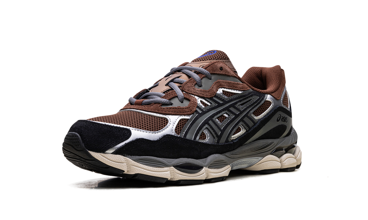 Overkicks - ASICS Gel-NYC Reddish Brown Steeple Grey (1203A383-200) - detalle suela