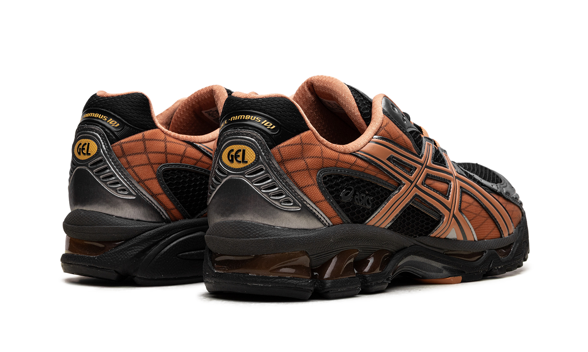 Overkicks - ASICS Gel-Nimbus 10.1 Black Rust Orange (1203A543-004) - par completo