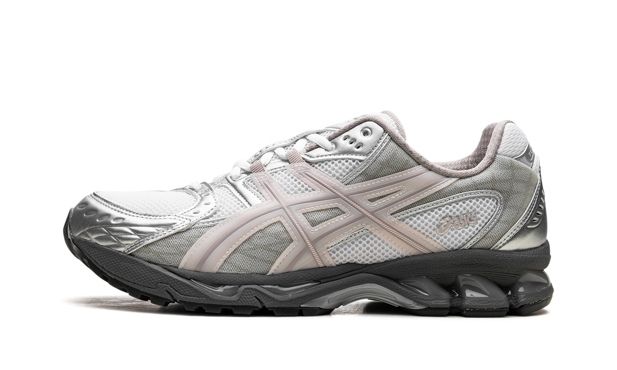Overkicks - ASICS Gel-Nimbus 10.1 Kith White Morganite (1203A723-100) - vista lateral