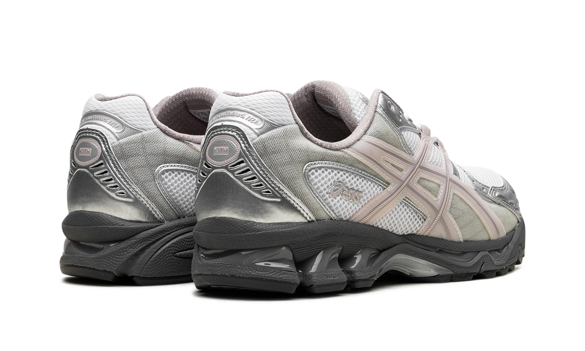 Overkicks - ASICS Gel-Nimbus 10.1 Kith White Morganite (1203A723-100) - par completo