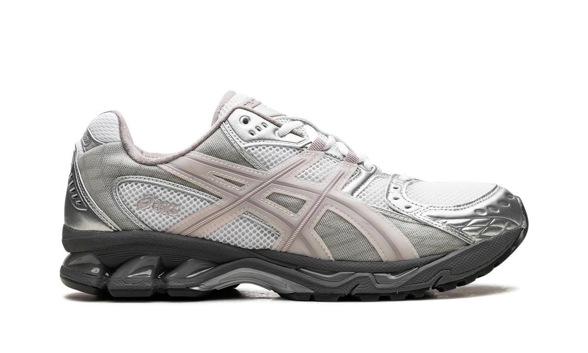 Overkicks - ASICS Gel-Nimbus 10.1 Kith White Morganite (1203A723-100) - detalle talon