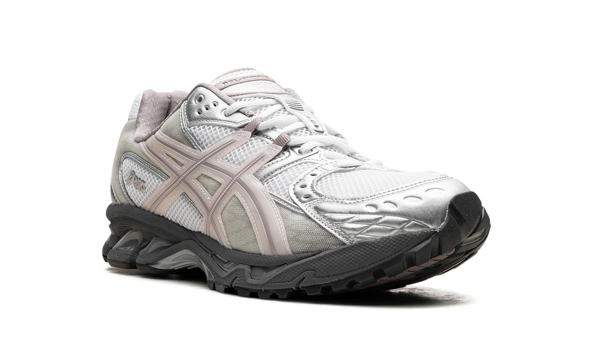 Overkicks - ASICS Gel-Nimbus 10.1 Kith White Morganite (1203A723-100) - detalle lateral interior