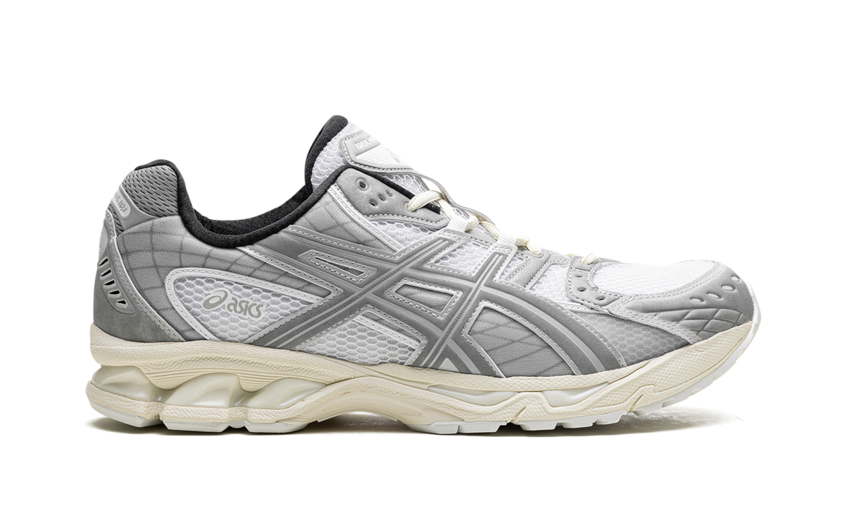 Overkicks - ASICS Gel-Nimbus 10.1 Min-Nano (1203A673-100) - detalle talon