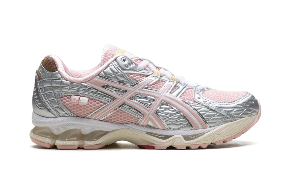 Overkicks - ASICS Gel-Nimbus 10.1 Vandy The Pink x atmos Banana Split Strawberry (1203A865-702) - detalle talon
