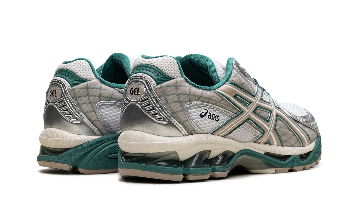 Overkicks - ASICS Gel-Nimbus 10.1 White Rainy Lake (1203A543-102) - par completo