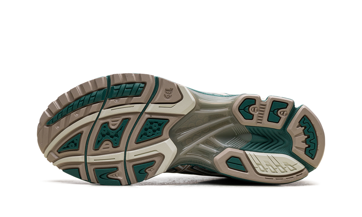 Overkicks - ASICS Gel-Nimbus 10.1 White Rainy Lake (1203A543-102) - vista superior