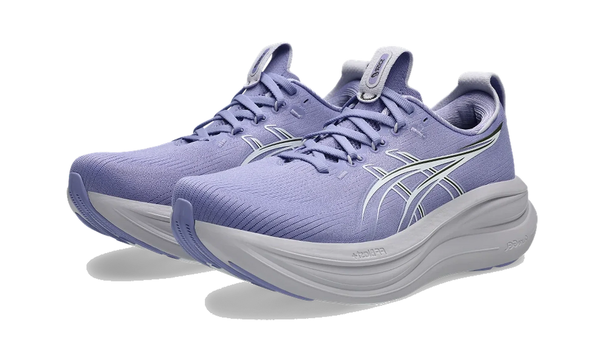 Overkicks - ASICS Gel-Nimbus 28 Bluebell White (Womens) (1012B899-500) - vista trasera