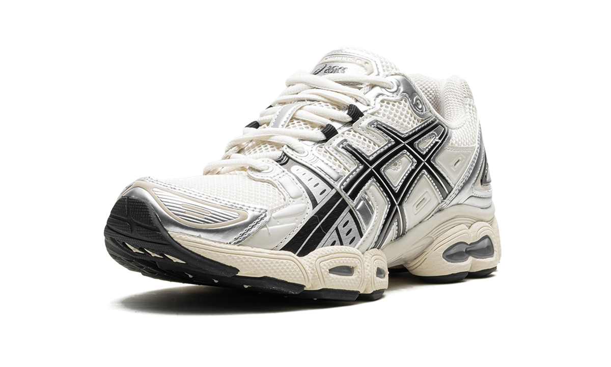 Overkicks - ASICS Gel-Nimbus 9 Cream Black (1201A424-105) - detalle suela
