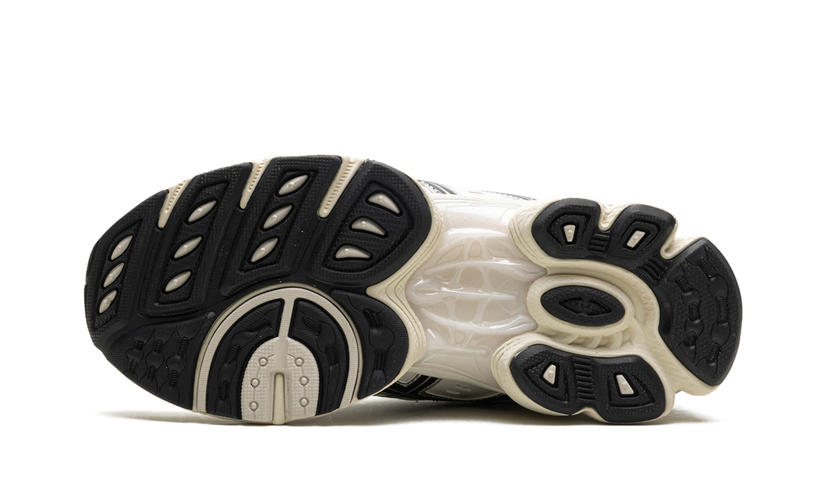 Overkicks - ASICS Gel-Nimbus 9 Cream Black (1201A424-105) - vista superior
