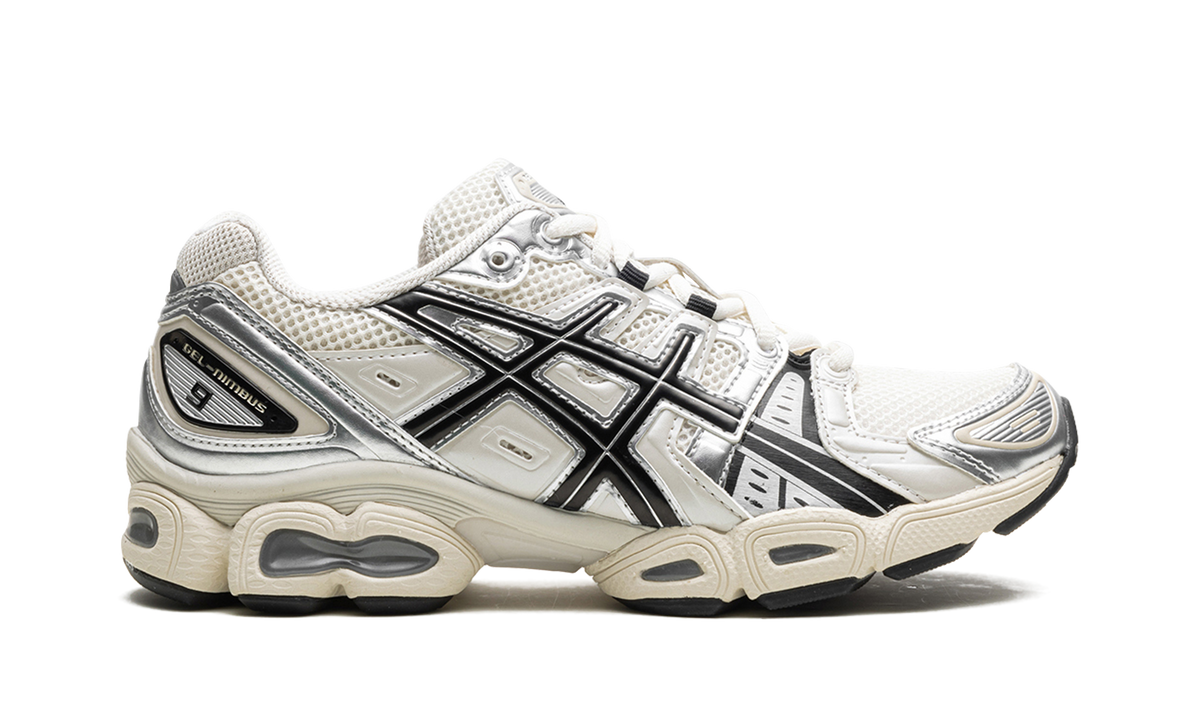 Overkicks - ASICS Gel-Nimbus 9 Cream Black (1201A424-105) - detalle talon