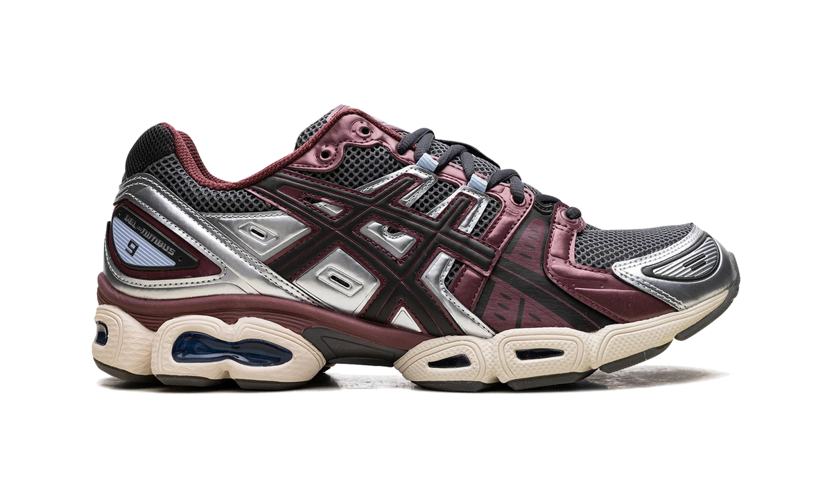 Overkicks - ASICS Gel-Nimbus 9 Truffle Grey Dark Cherry (1201A424-026) - detalle talon