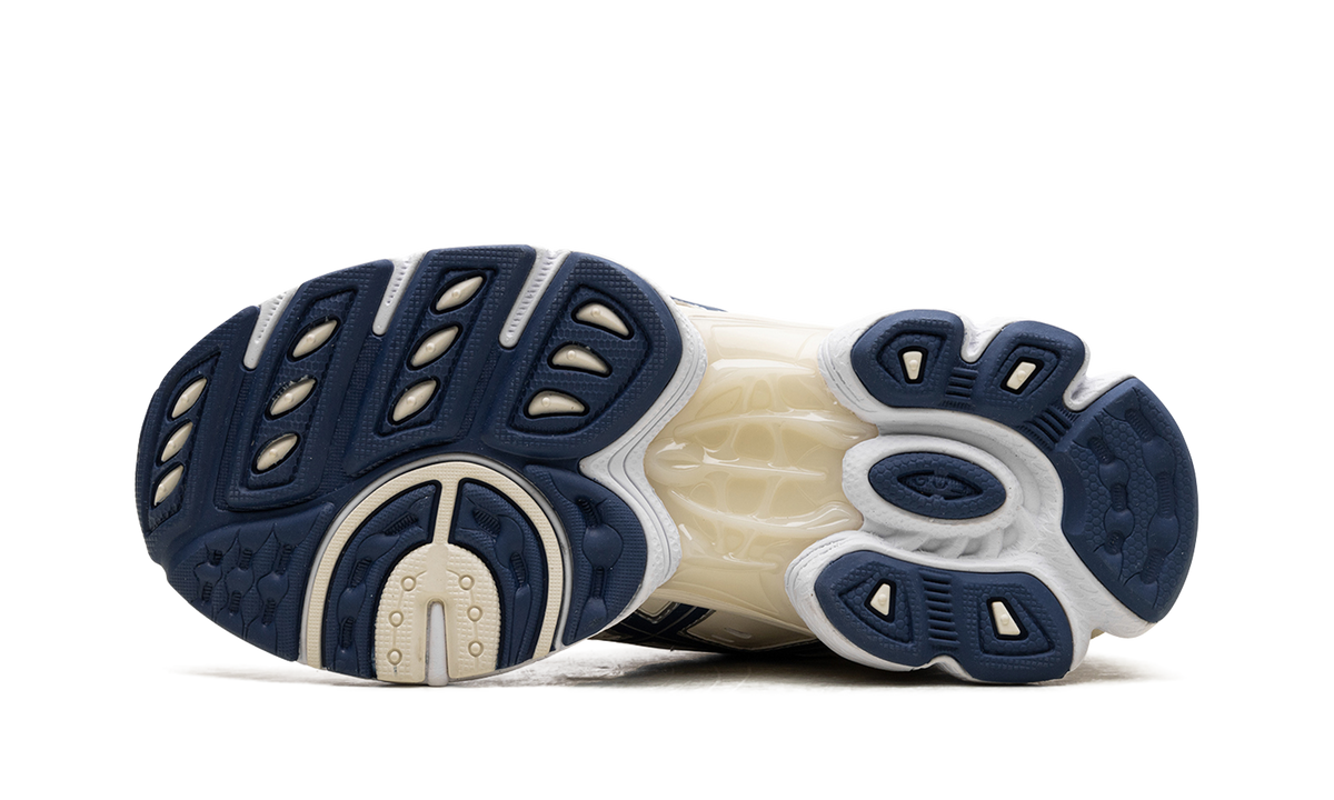 Overkicks - ASICS Gel-Nimbus 9 White Light Indigo (Womens) (1202A278-108) - vista superior