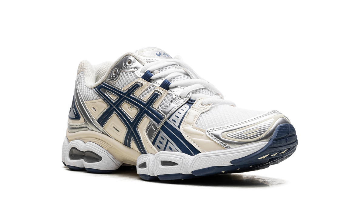 Overkicks - ASICS Gel-Nimbus 9 White Light Indigo (Womens) (1202A278-108) - detalle lateral interior