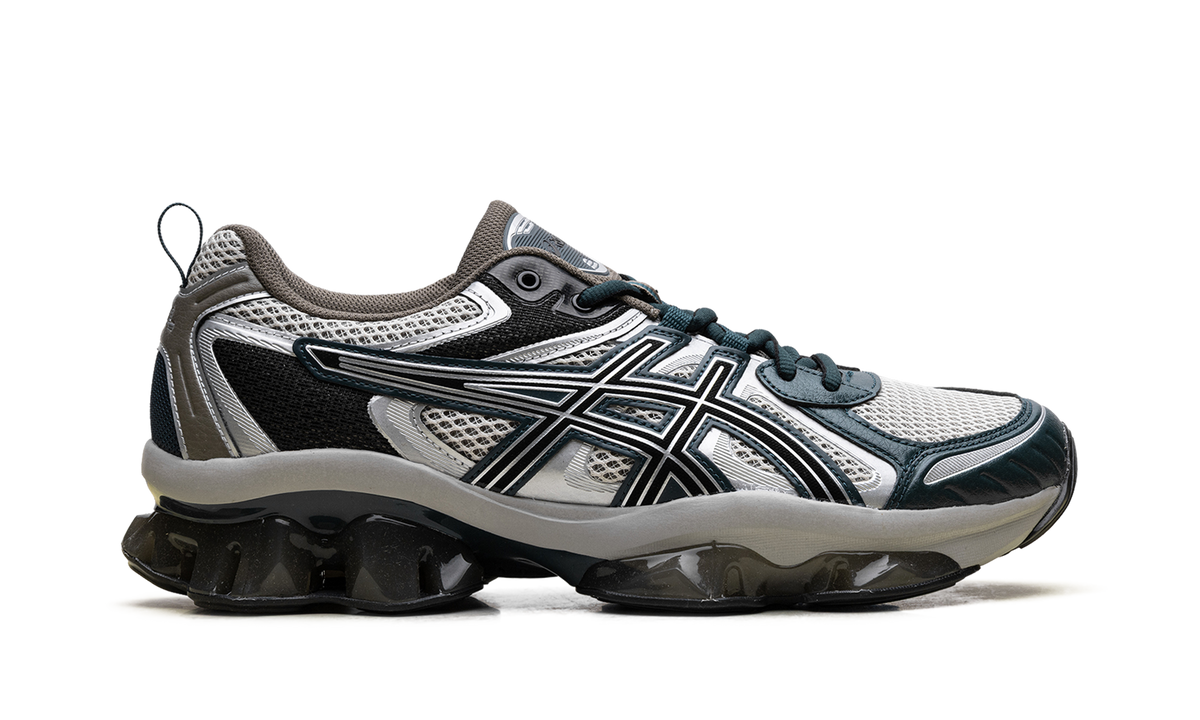 Overkicks - ASICS Gel-Quantum Kinetic Oatmeal Dark Taupe (1203A270-254) - detalle talon