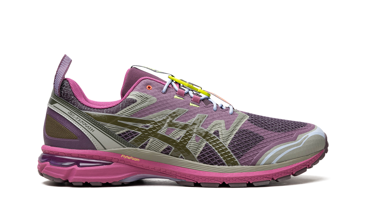 Overkicks - ASICS Gel-Terrain Up There (1203A520-500) - detalle talon
