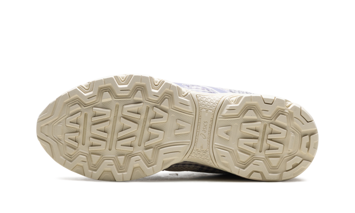 Overkicks - ASICS Gel-Venture 6 Story mfg. Vanilla Violet Quartz Gingham (1203A712-250) - vista superior