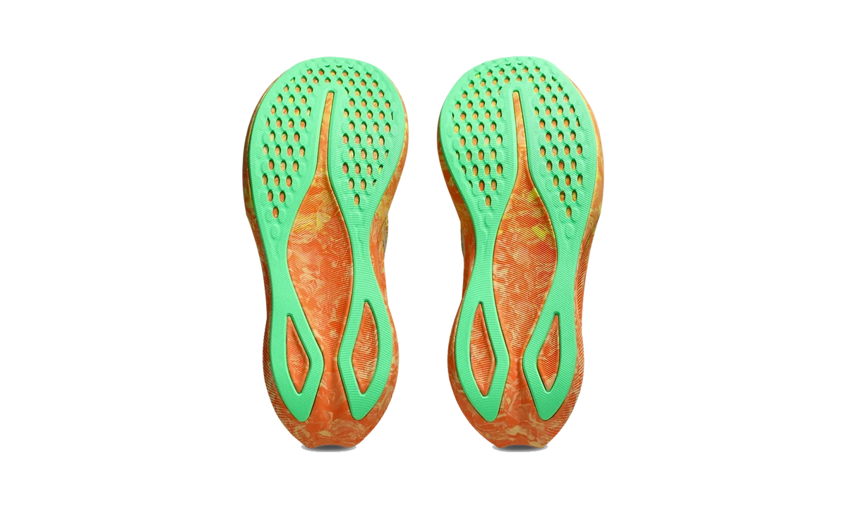 Overkicks - ASICS Noosa Tri 16 Light Orange Lemon Spark (Womens) (1012B675-801) - vista superior