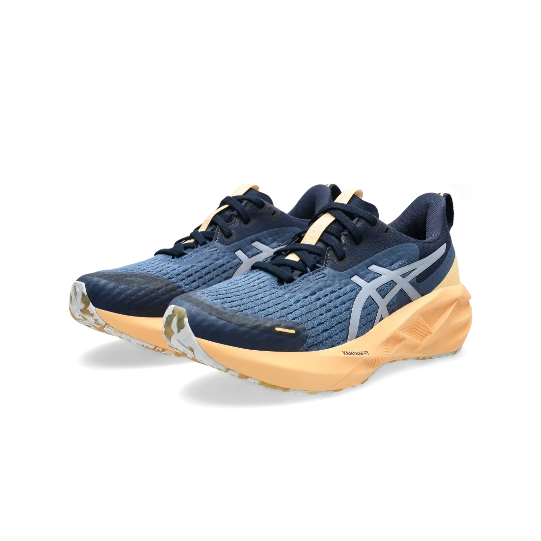 Overkicks - ASICS Novablast 5 Lite Show Orange Glow (Womens) (1012B910-400) - vista trasera
