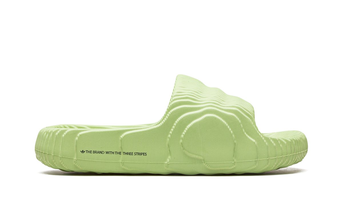Overkicks - Adidas Adilette 22 Slides Magic Lime (GX6946) - detalle talon