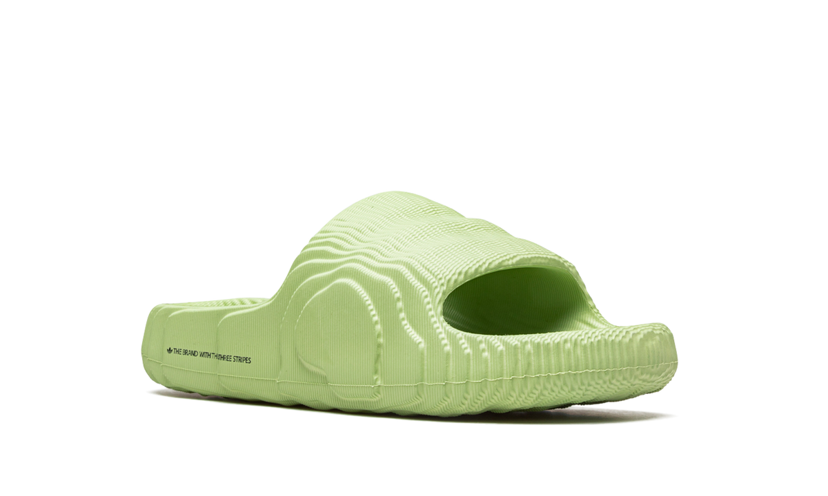 Overkicks - Adidas Adilette 22 Slides Magic Lime (GX6946) - detalle lateral interior
