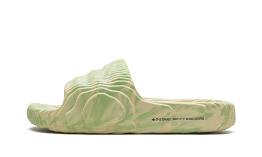 Overkicks - Adidas Adilette 22 Slides Magic Lime St Desert Sand (GY1597) - vista lateral
