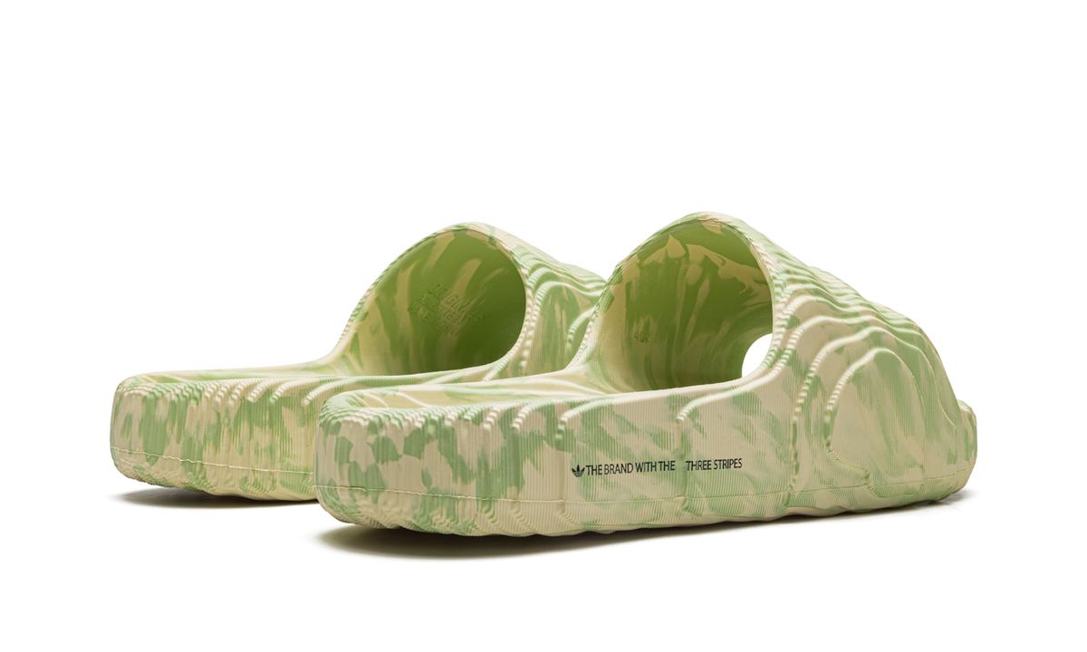 Overkicks - Adidas Adilette 22 Slides Magic Lime St Desert Sand (GY1597) - par completo