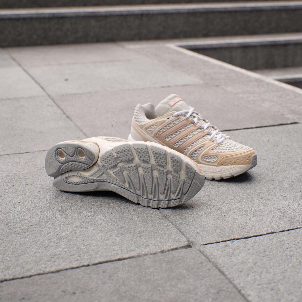 Overkicks - Adidas Adistar Control 5 Off White Beige (Womens) (IH1799) - detalle suela