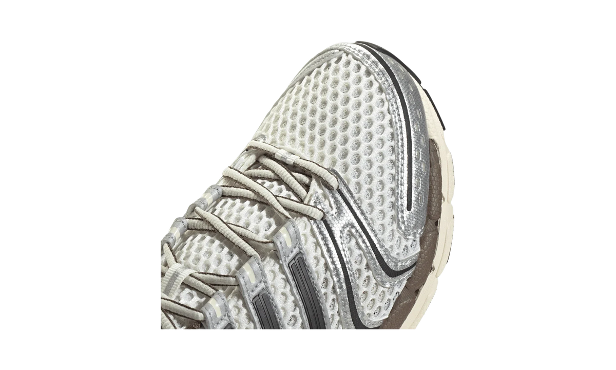 Overkicks - Adidas Adistar Control 5 White Black Brown (KI6153) - detalle lateral interior