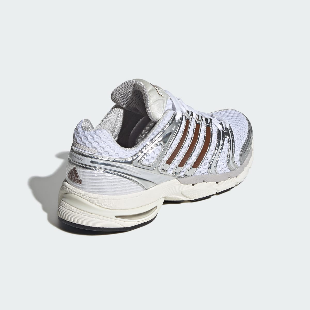 Overkicks - Adidas Adistar Control 5 White Preloved Brown (Womens) (KI4179) - vista superior