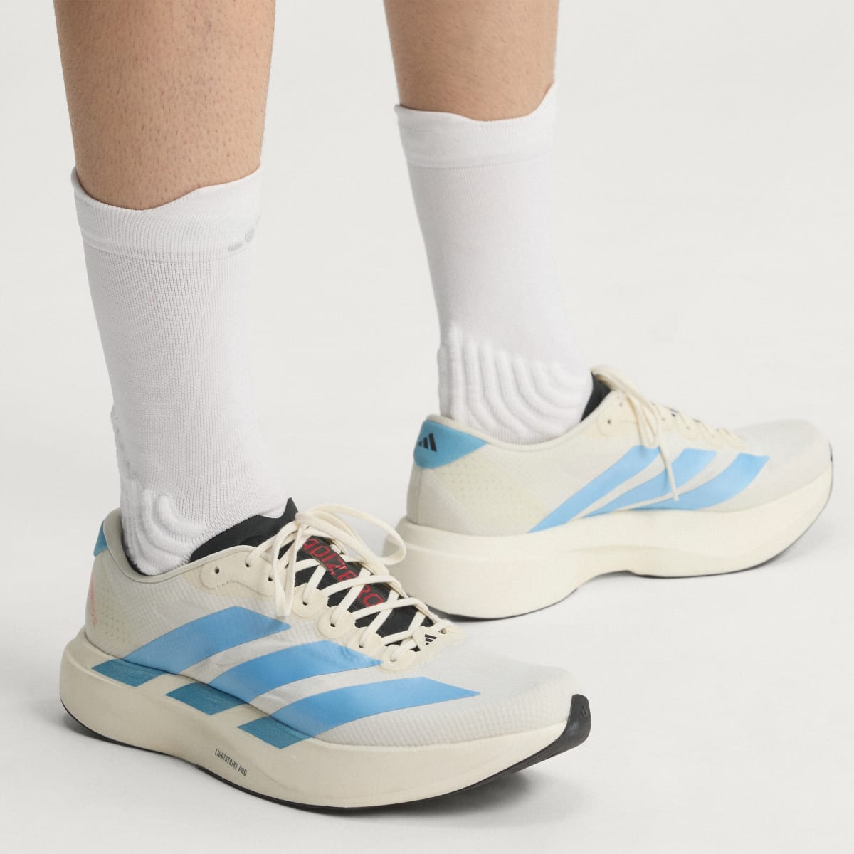Overkicks - Adidas Adizero EVO SL Woven Off White Light Blue Red (KI1492) - detalle
