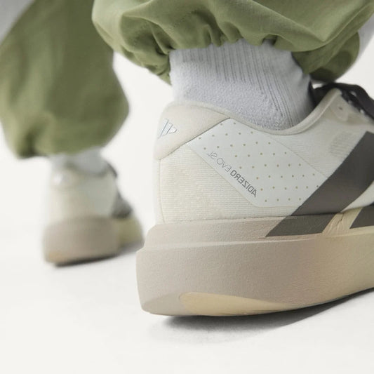 Overkicks - Adidas Adizero Evo SL Off White Aurora Comet (KI9873) - vista lateral