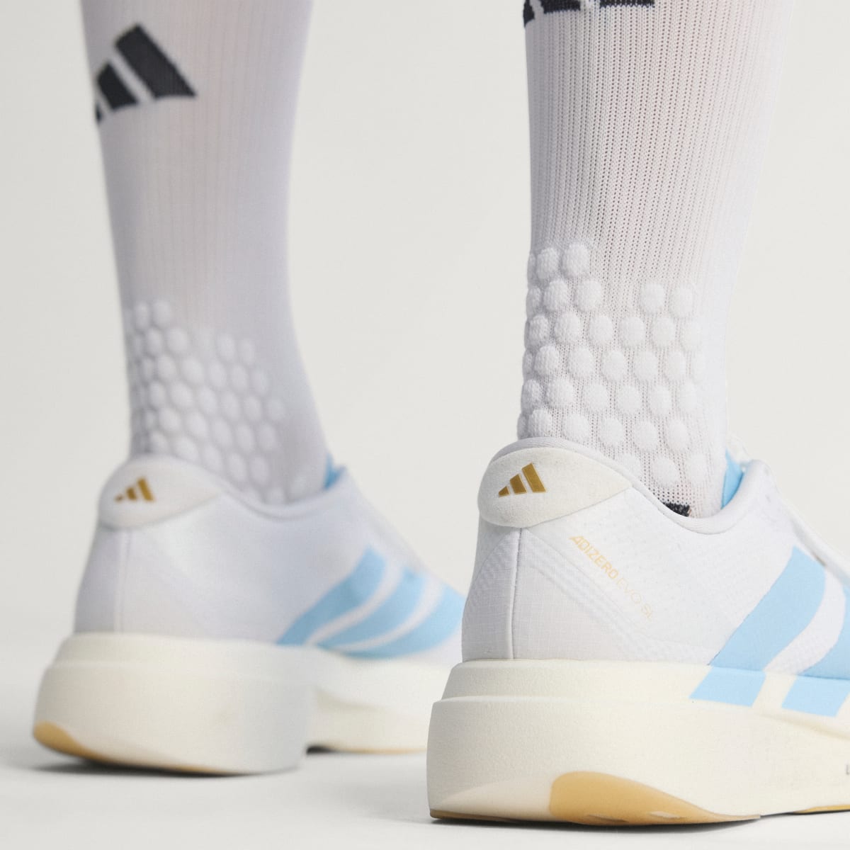 Overkicks - Adidas Adizero Evo SL White Clear Blue (JQ4527) - detalle lateral interior