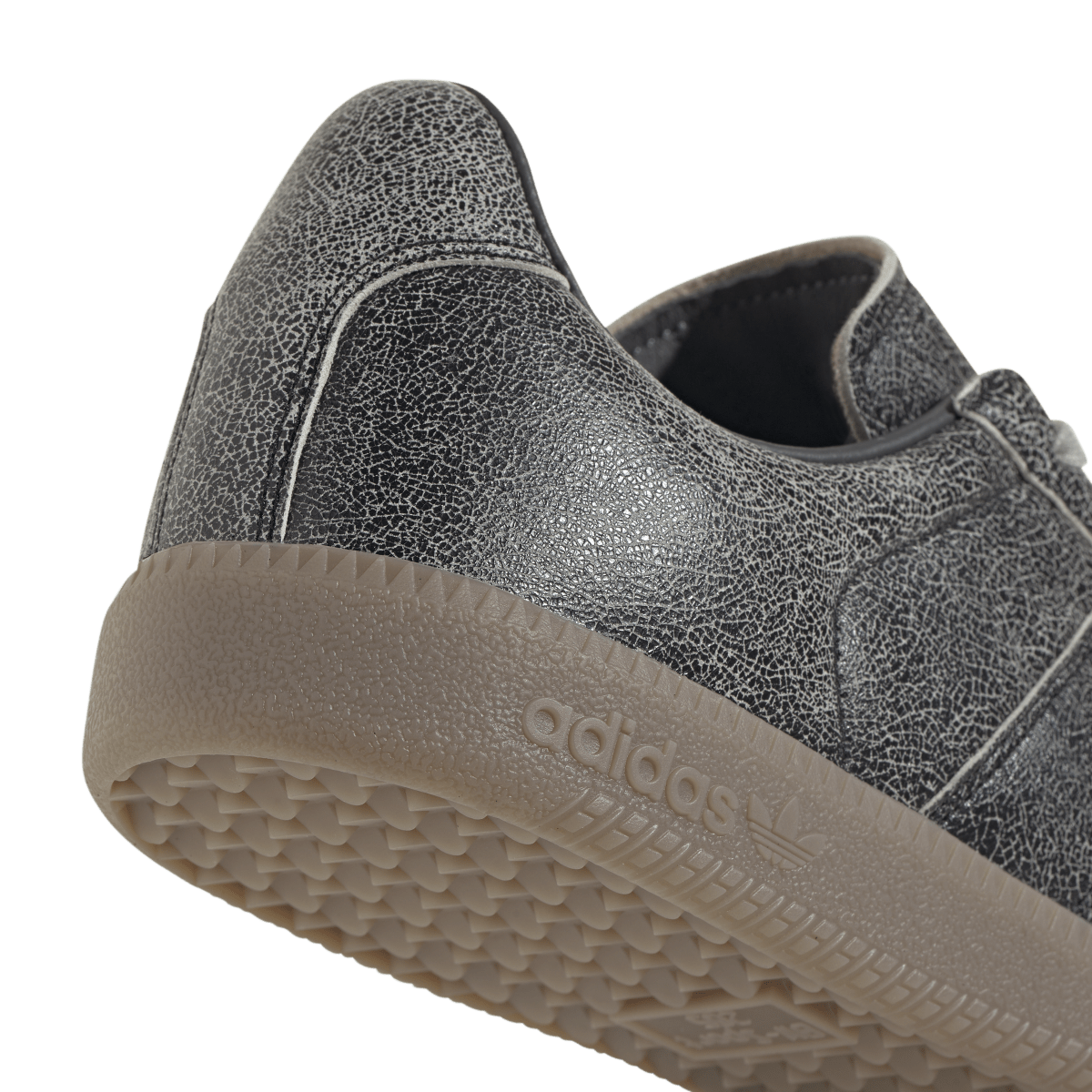 Overkicks - Adidas BW Army Black Cracked Leather (JR7346) - detalle lateral interior