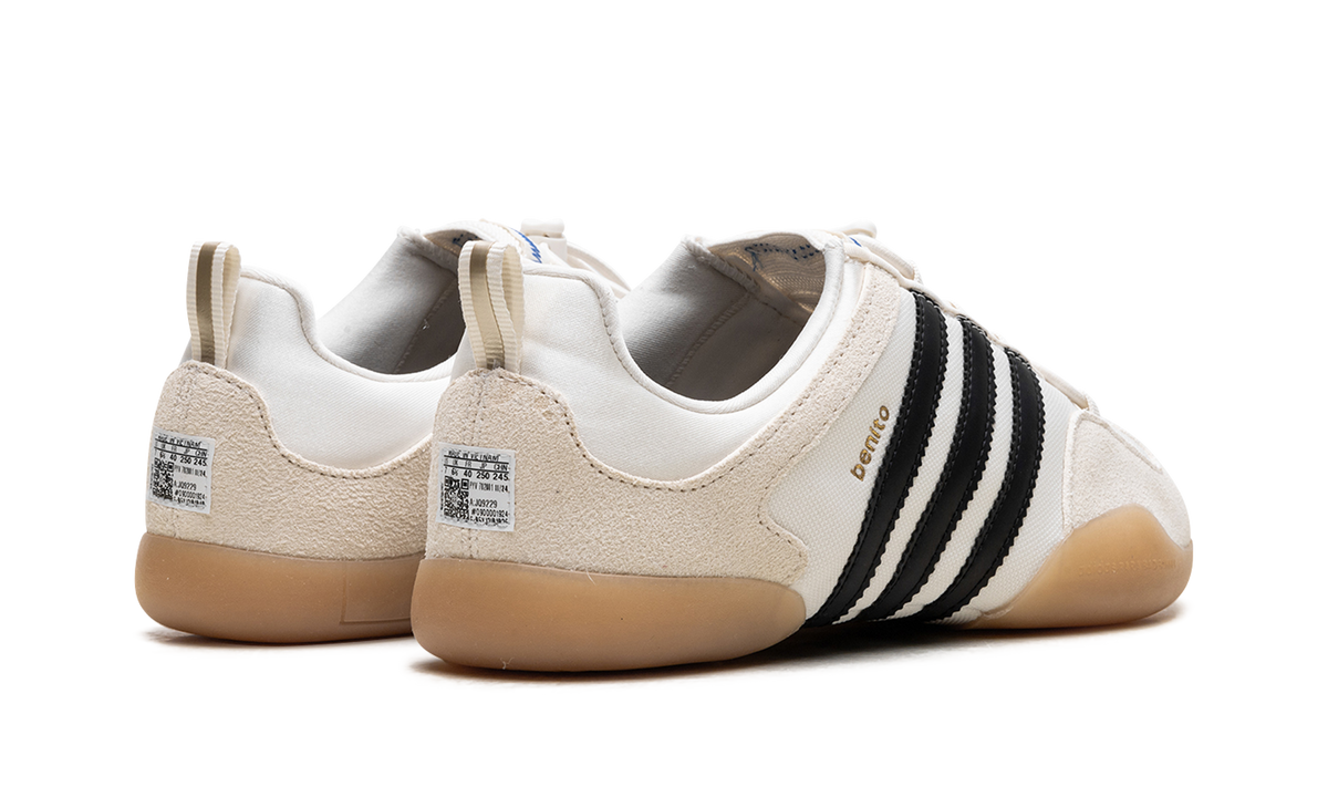 Overkicks - Adidas Ballerina Bad Bunny Off White Black Gum (JQ9229) - par completo