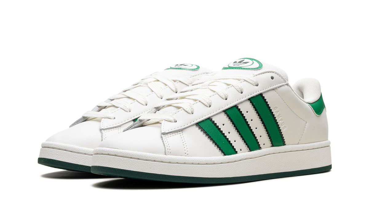 Overkicks - Adidas Campus 00s Core White Green (IF8762) - vista trasera