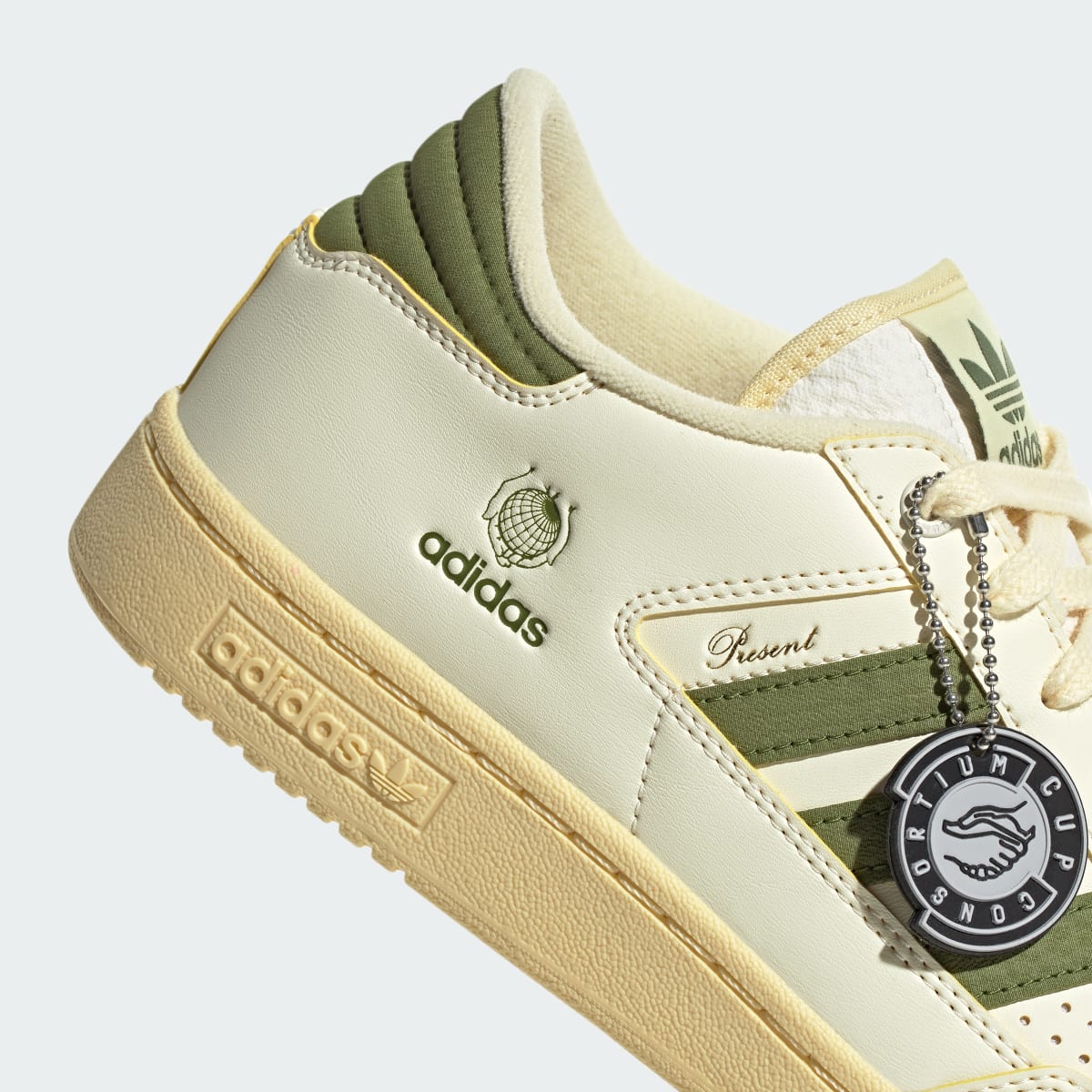 Overkicks - Adidas Centennial Low Consortium Cup END. Present (ID2907) - detalle