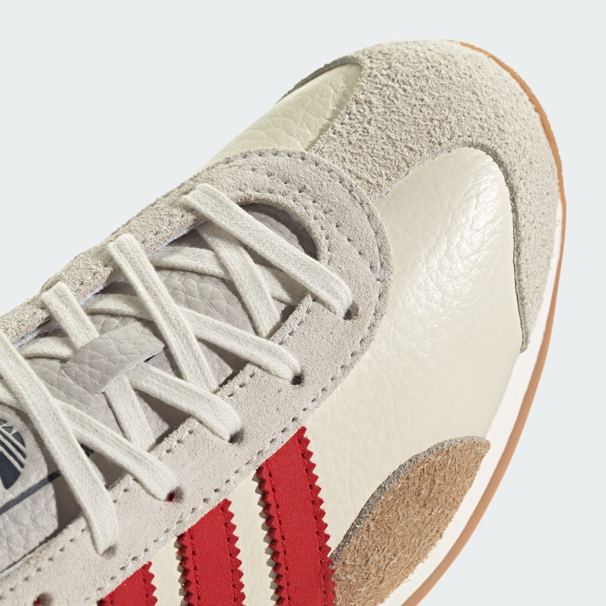 Overkicks - Adidas Country OG Off White Scarlet (JI2868) - detalle