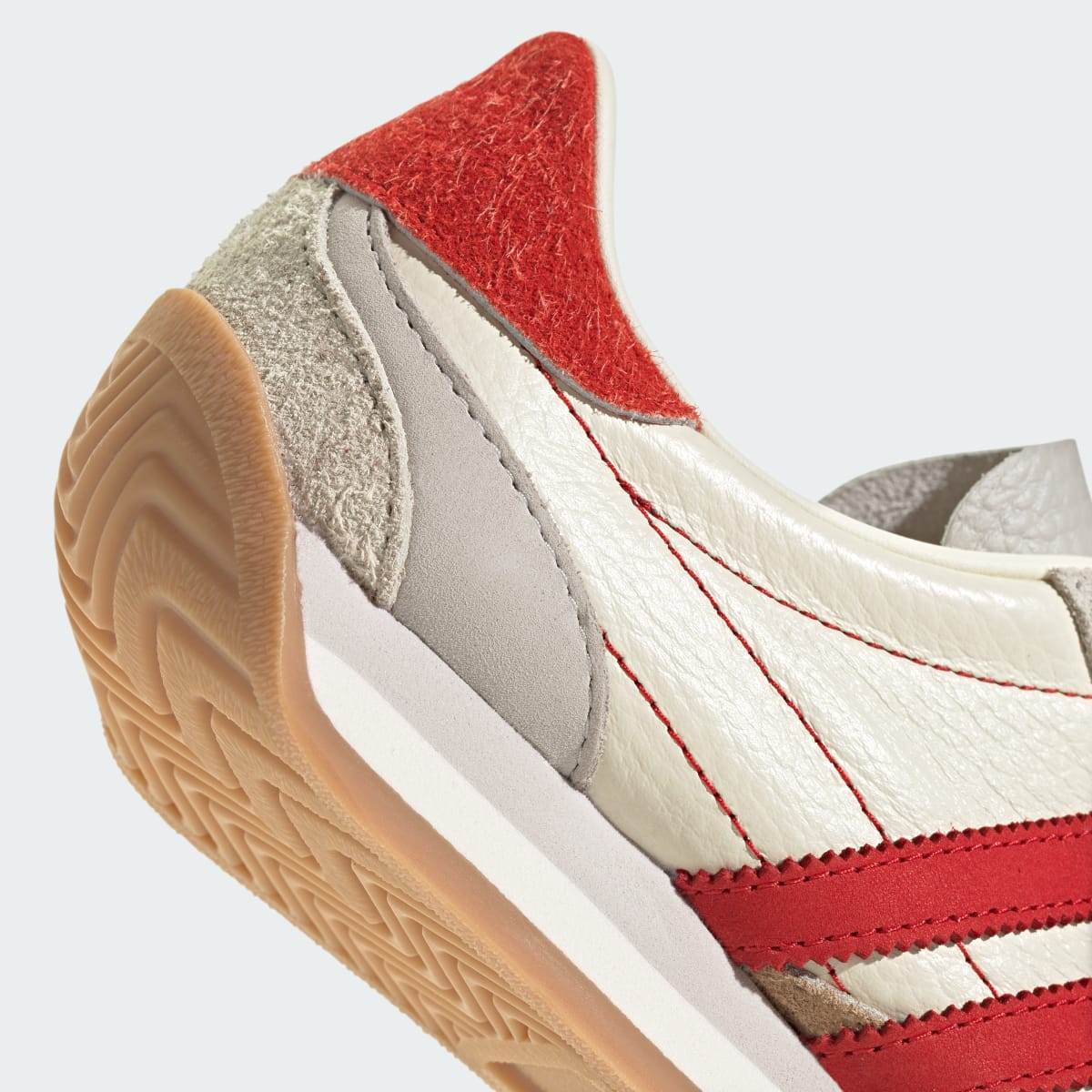 Overkicks - Adidas Country OG Off White Scarlet (JI2868) - detalle