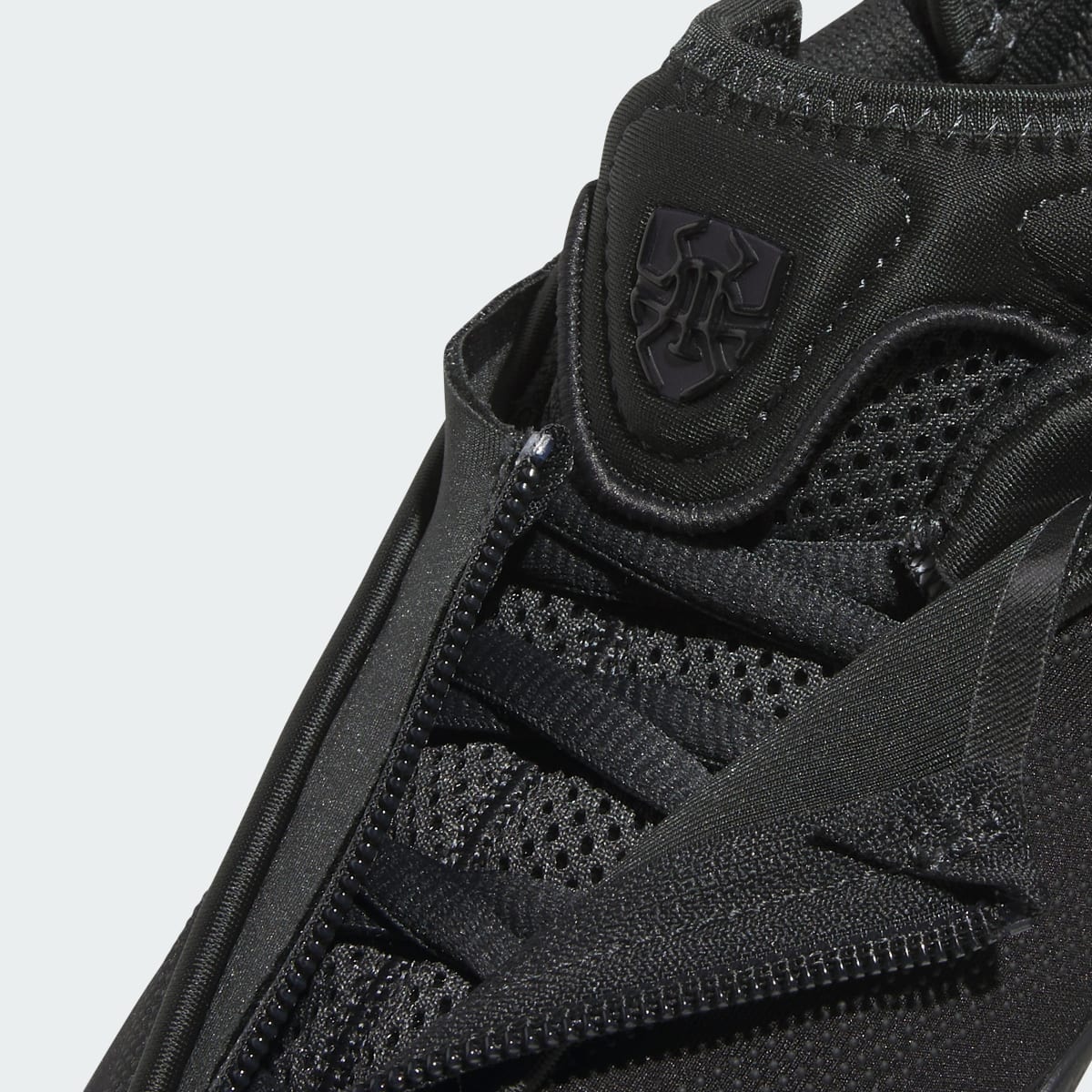 Overkicks - Adidas D.O.N. Issue #7 Core Black Carbon (JS1298) - detalle