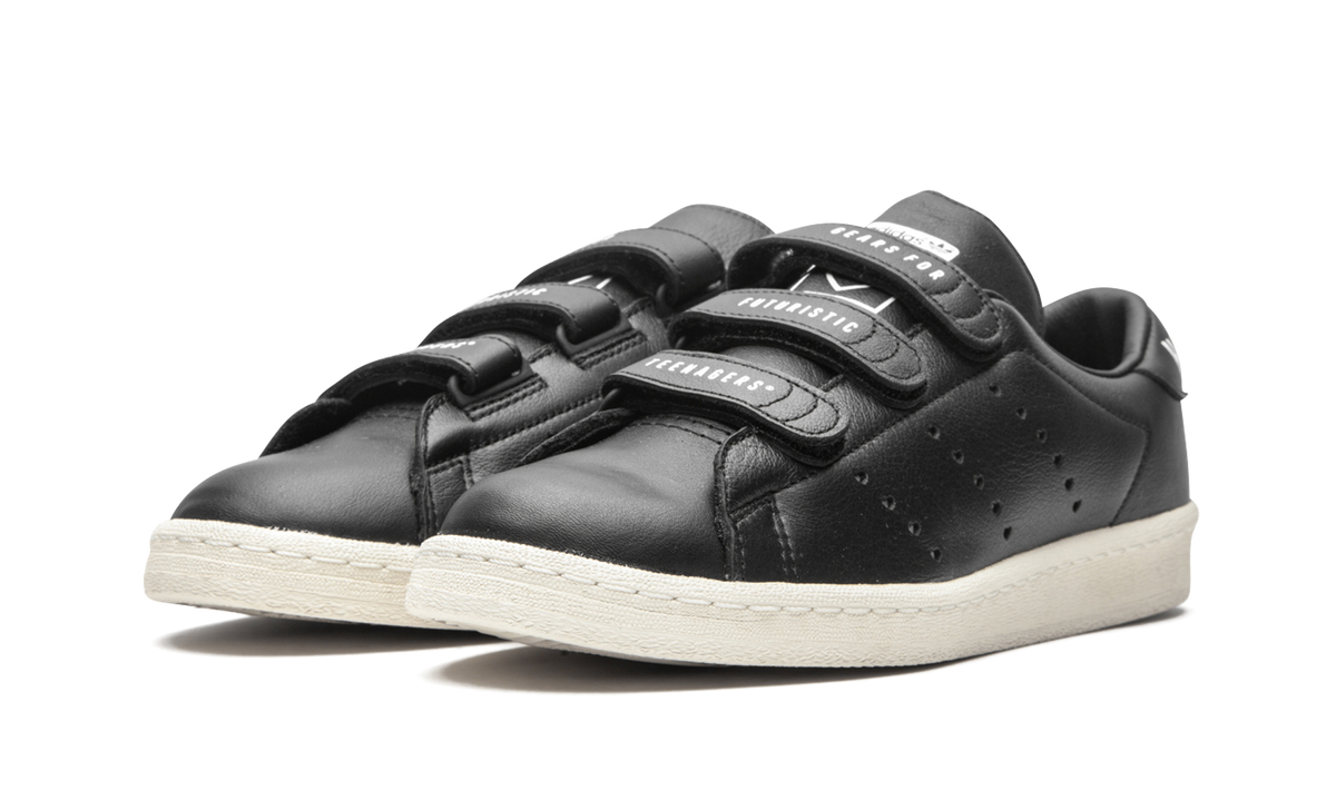 Overkicks - Adidas Easter Human Made Core Black (FZ1712) - vista trasera