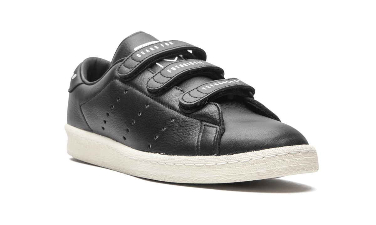 Overkicks - Adidas Easter Human Made Core Black (FZ1712) - detalle lateral interior