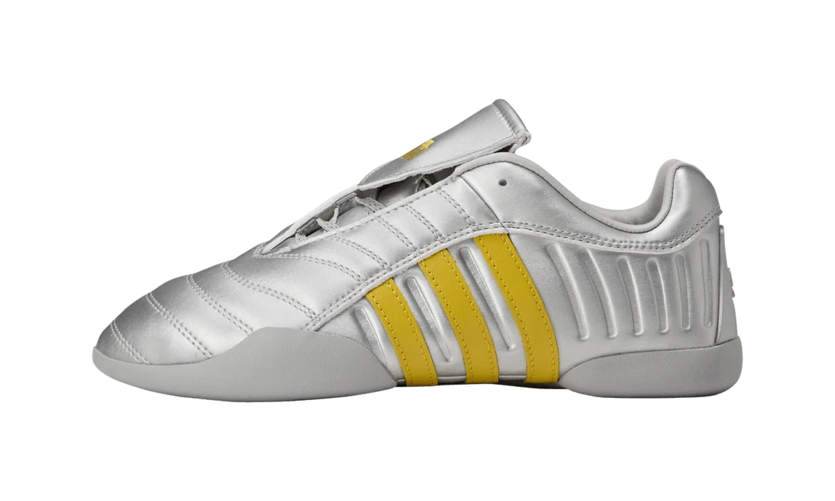 Overkicks - Adidas Elite Mei Miaou Silver Metallic Hazy Yellow (Womens) (HP7196) - vista lateral