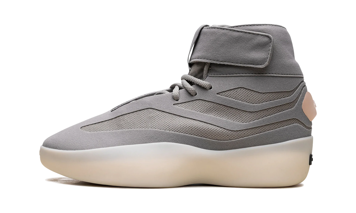 Overkicks - Adidas Fear of God Athletics II Basketball Putty Beige (JQ8483) - vista lateral