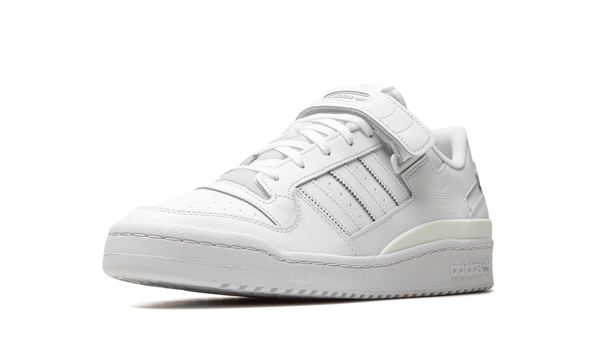Overkicks - Adidas Forum Low Triple White (FY7755) - detalle suela
