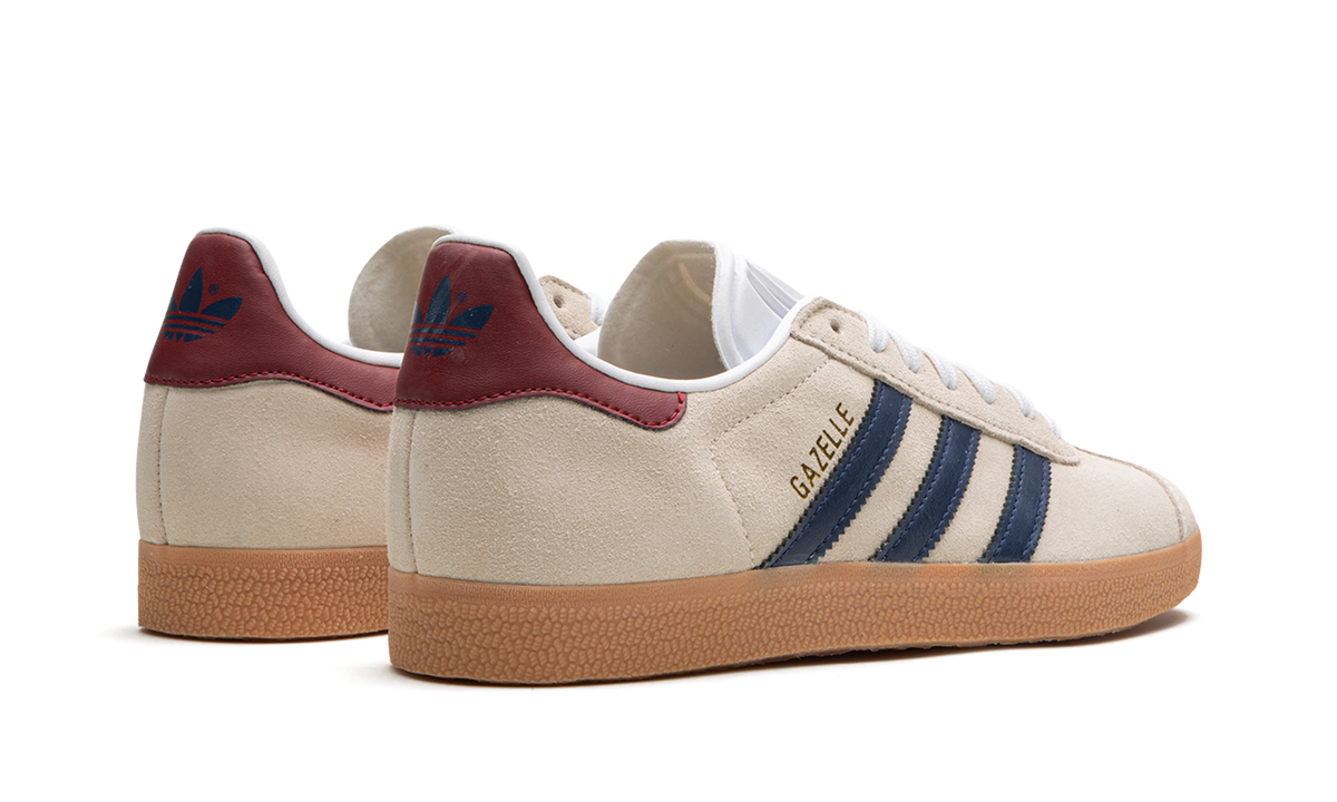 Overkicks - Adidas Gazelle Beige Dark Blue Collegiate Burgundy (IE0546) - par completo