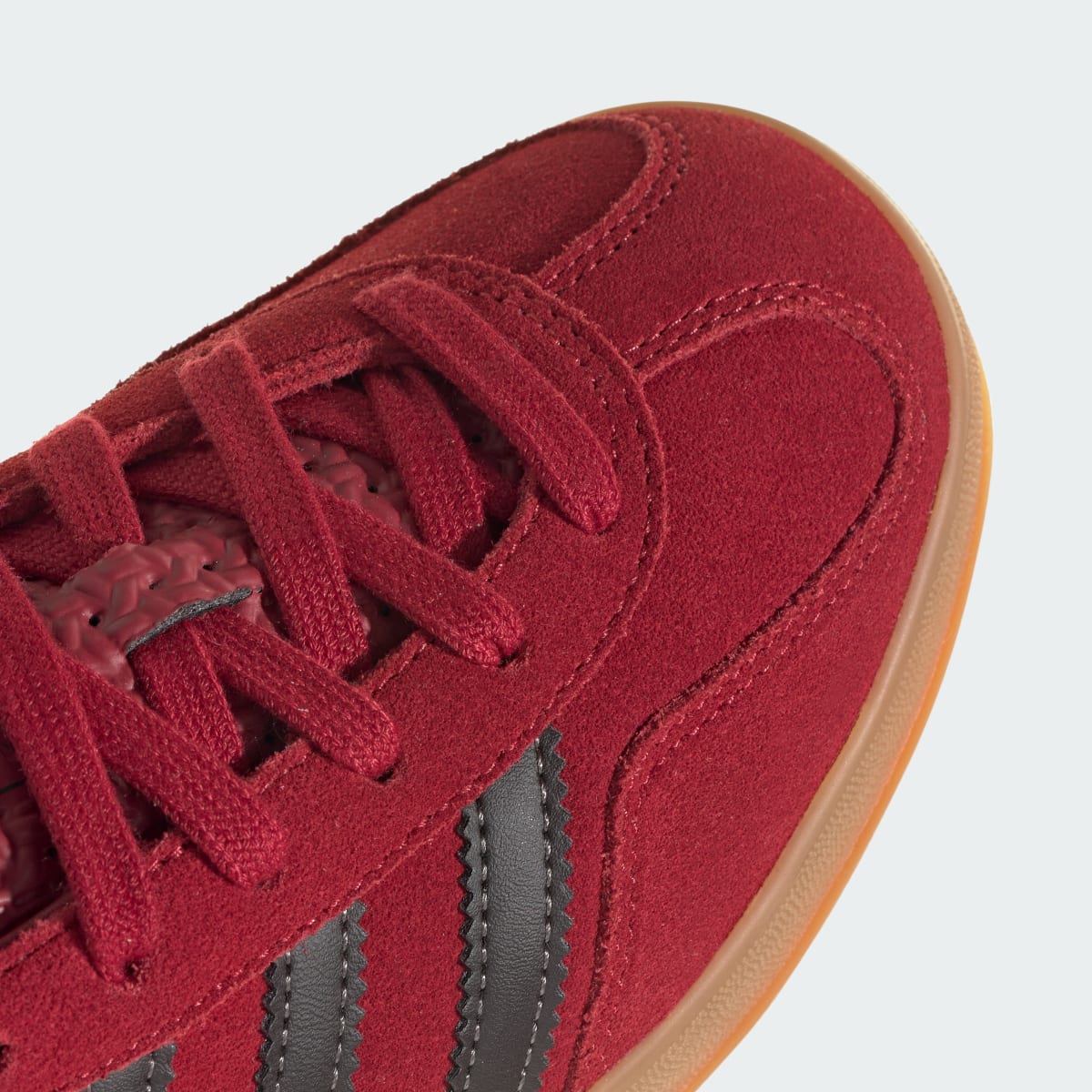 Overkicks - Adidas Gazelle Indoor Team Victory Red Aurora Coffee (IH6448) - detalle