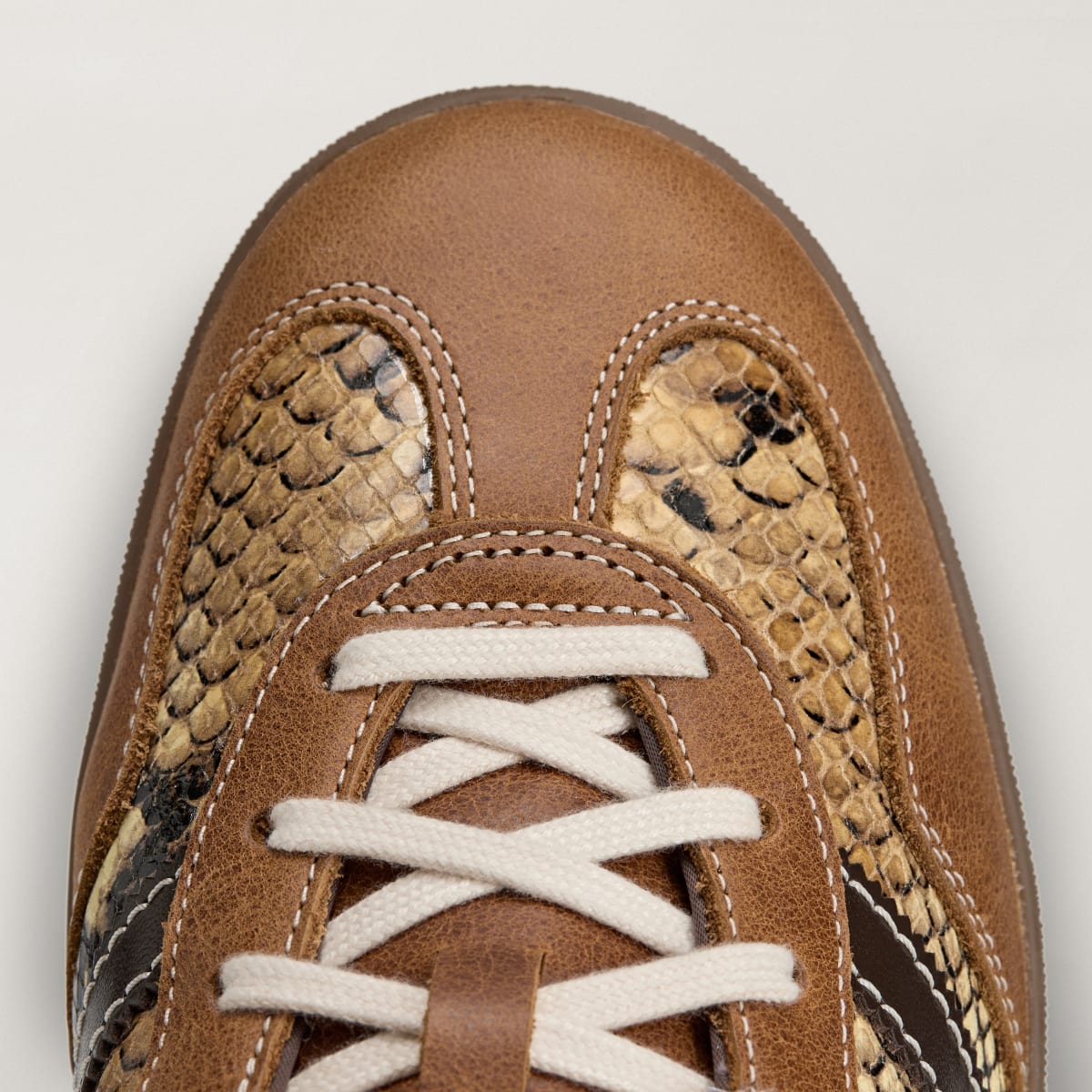Overkicks - Adidas Gazelle Indoor Wales Bonner Snakeskin (KK3641) - detalle