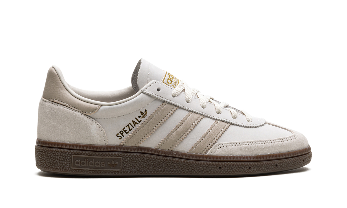 Overkicks - Adidas Handball Spezial Aluminum Wonder Beige (JI2644) - detalle talón